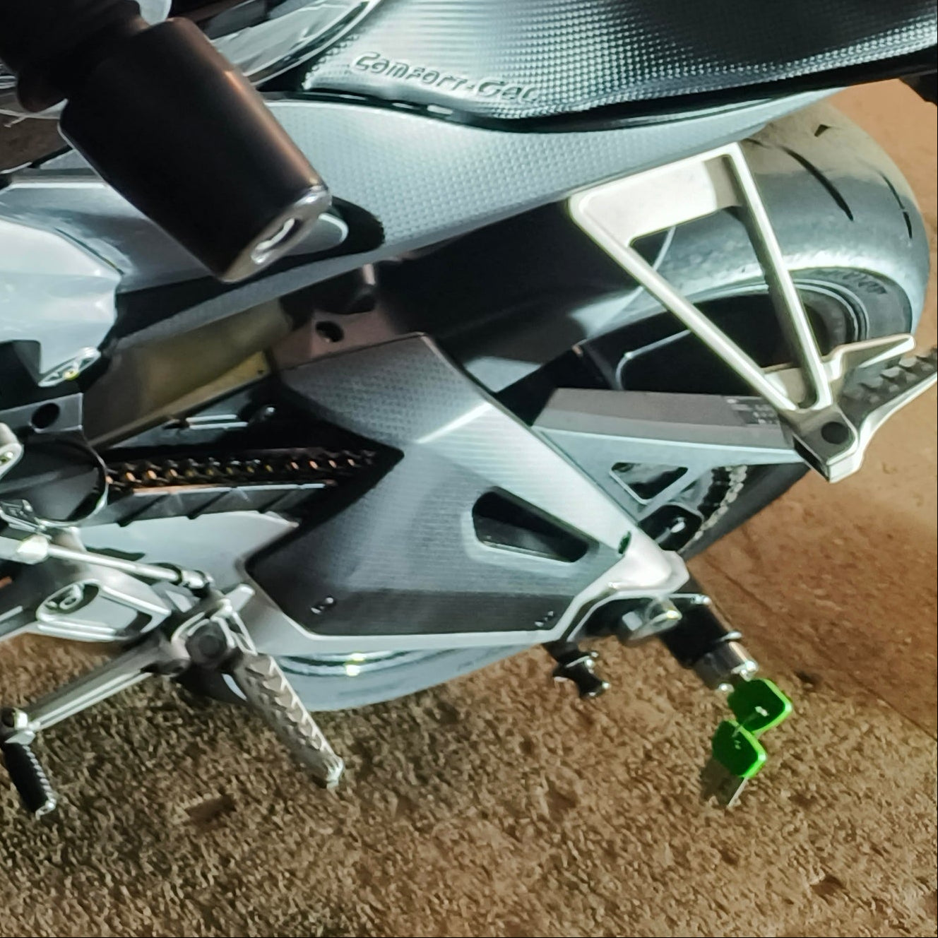 Aprilia Tuono 660